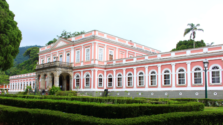 PETR&Oacute;POLIS - RJ - BATE E VOLTA